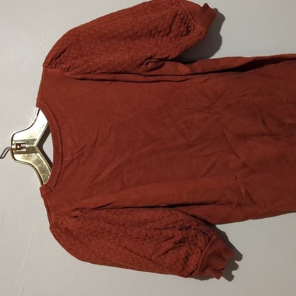 Marked‎ sweater small - Picture 8 of 9